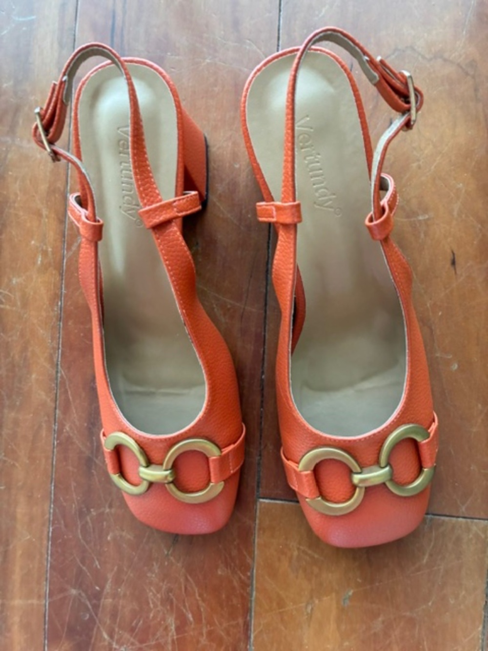VERTUNDY ORANGE SLINGBACK HEELS.  SIZE 7 1/2.